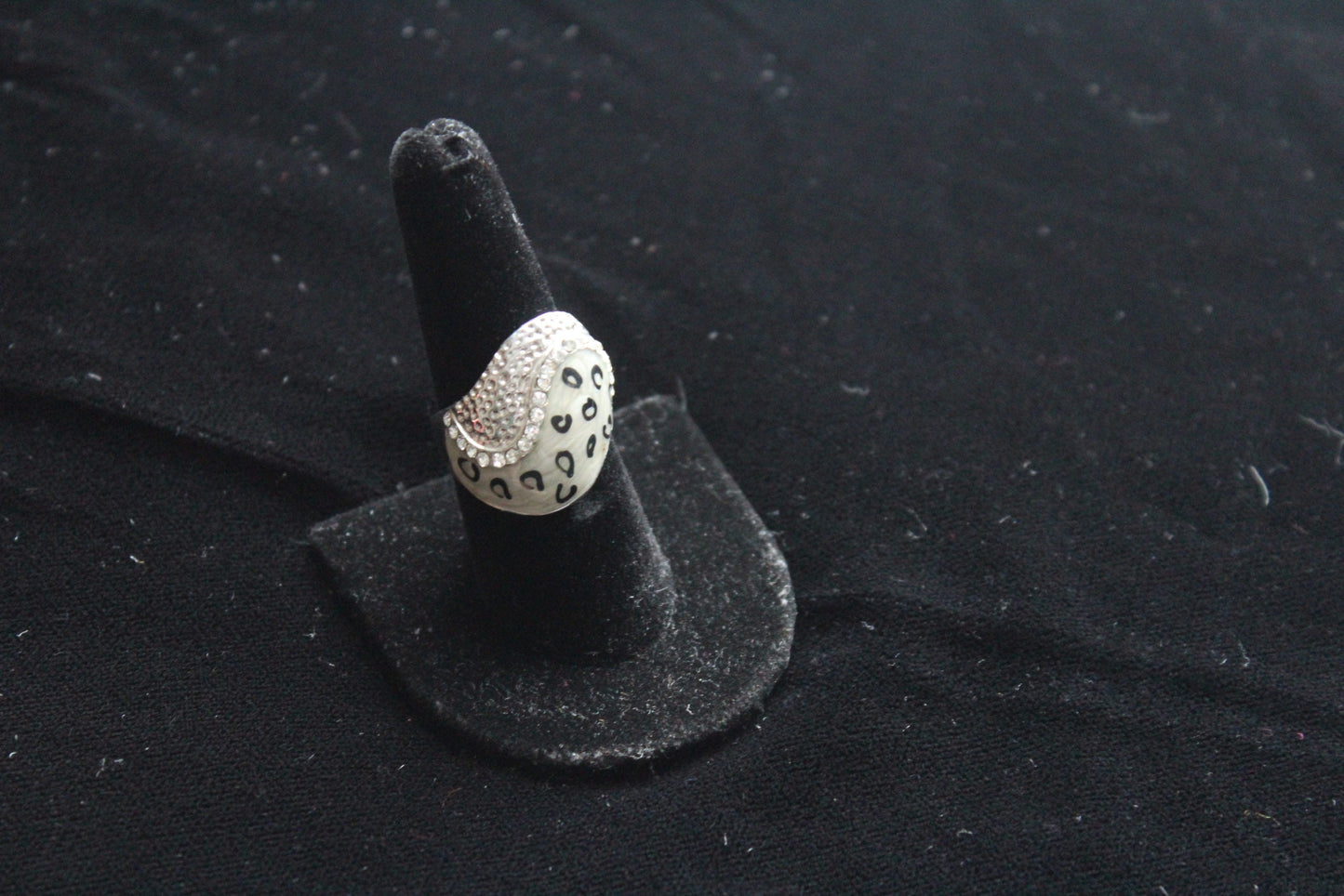 Women Grey Animal Print Ring