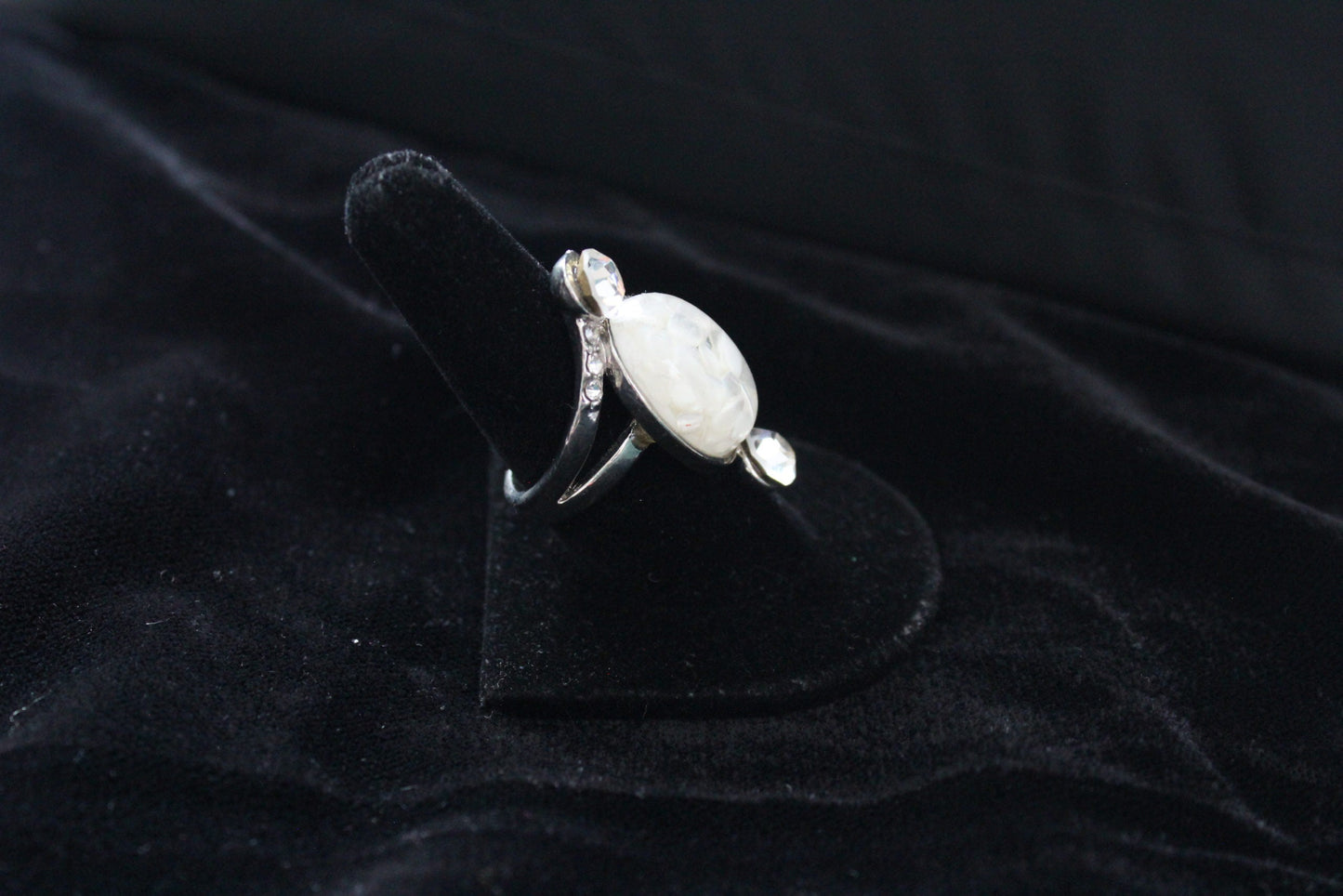 Women White Spiral Stone Ring